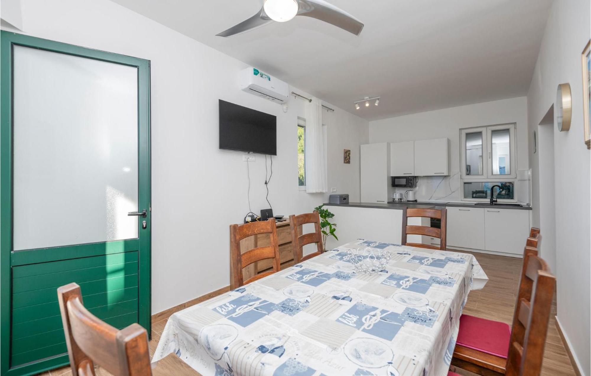Nice Apartment In Podaca With Wi-Fi מראה חיצוני תמונה